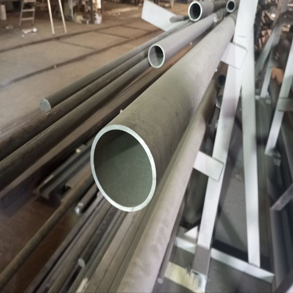 Труба дюймовая стальная